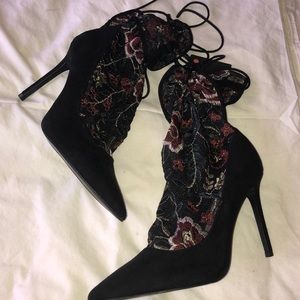 SHOES/BOOTS▫️ Zara Multi color suede and lace